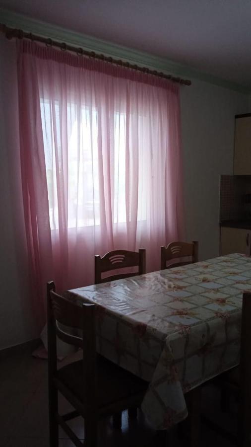 Vila Demo Vlorë Exteriör bild