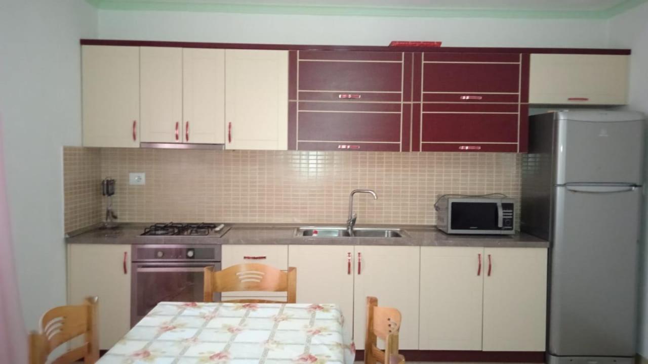 Vila Demo Vlorë Exteriör bild